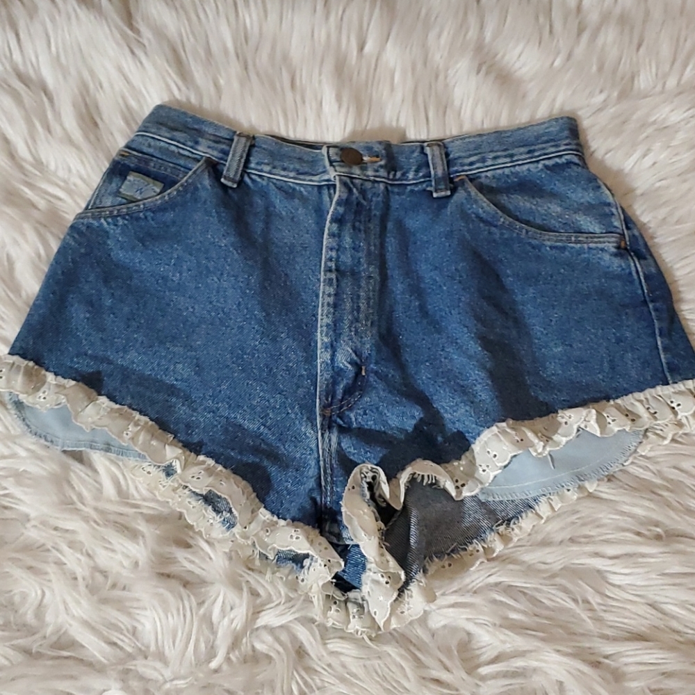 Wrangler For Women Denim Shorts with Lace👖🎀